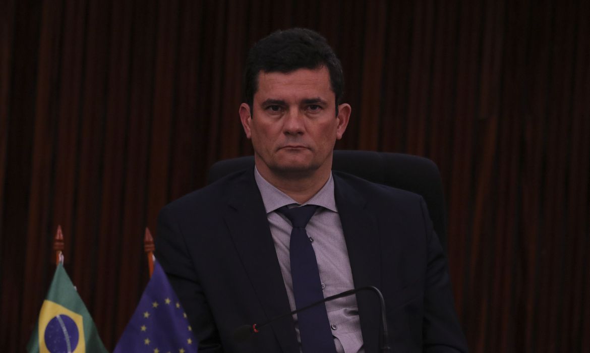 Moro conclui depoimento após ficar mais de 8h em prédio da PF de Curitiba