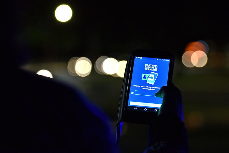 CRLV digital está disponível para impressão por donos de veículos no Amazonas 