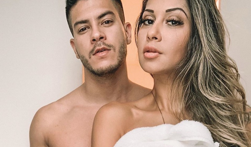 Arthur Aguiar quebra silêncio sobre fim do casamento com Mayra Cardi: 'deu sinais'