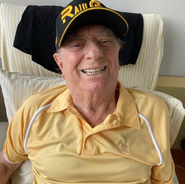 Internado em UTI, Raul Gil diz que tirou quase três litros de sangue do pulmão