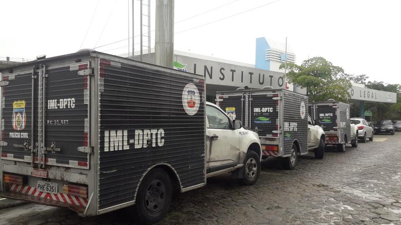 Mãe encontra filho morto e assassino dormindo com o corpo no Amazonas