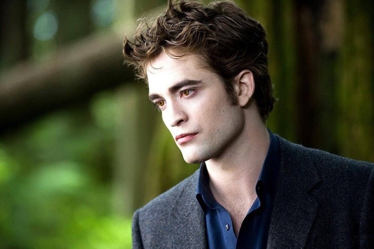 Robert Pattinson relembra desgosto por Crepúsculo: 'era nojento'