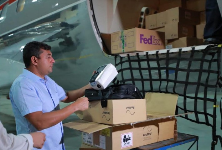 Governo teve proposta mais barata para compra de respiradores no Amazonas