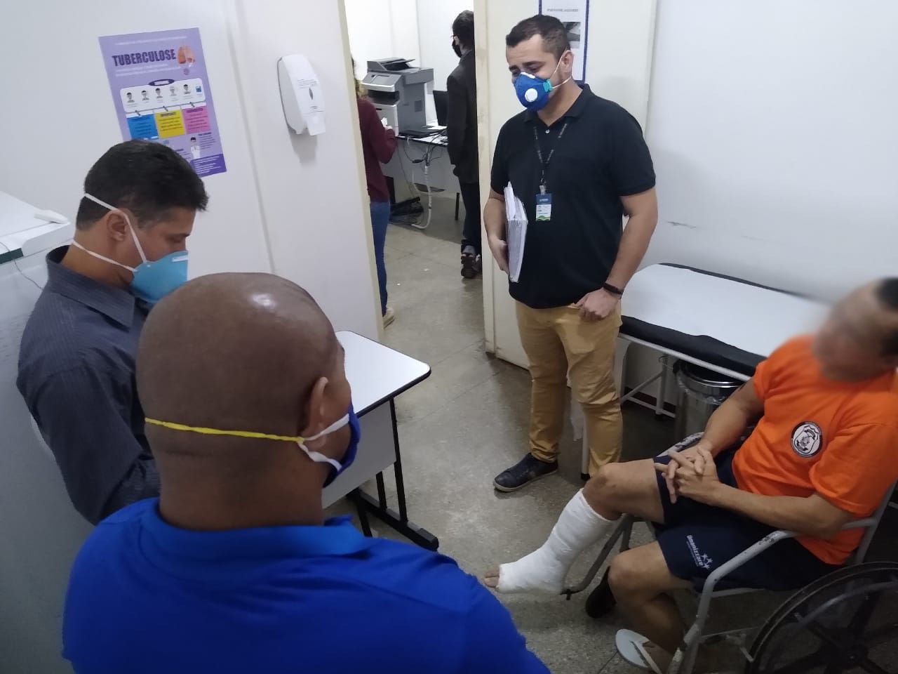 Após rebelião, UPP é inspecionada e dois detentos seguem internados em hospital de Manaus