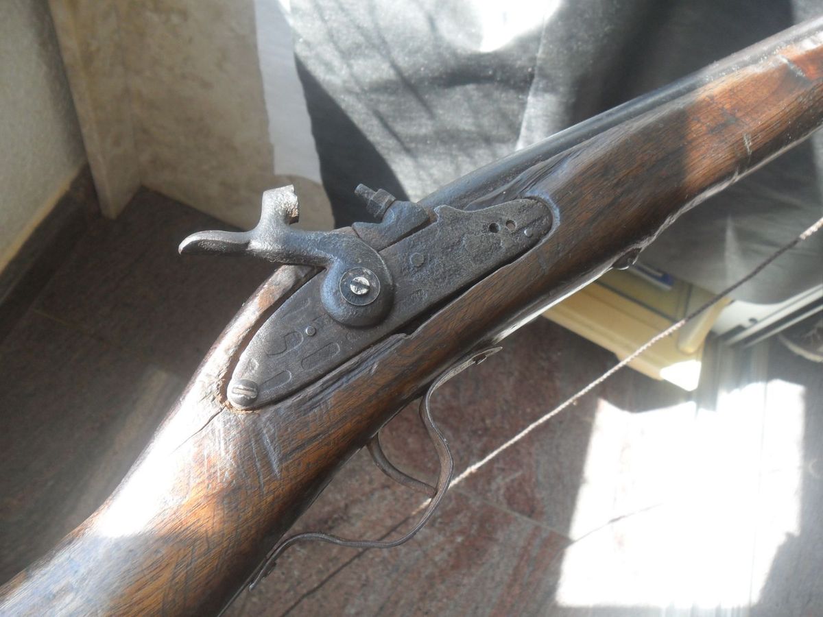 Homem é preso após atirar em colega durante confusão em mesa de bar no Amazonas