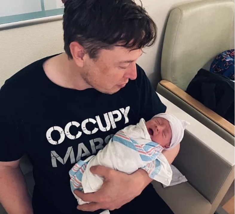 Elon Musk anuncia nascimento do filho e revela nome bizarro do bebê