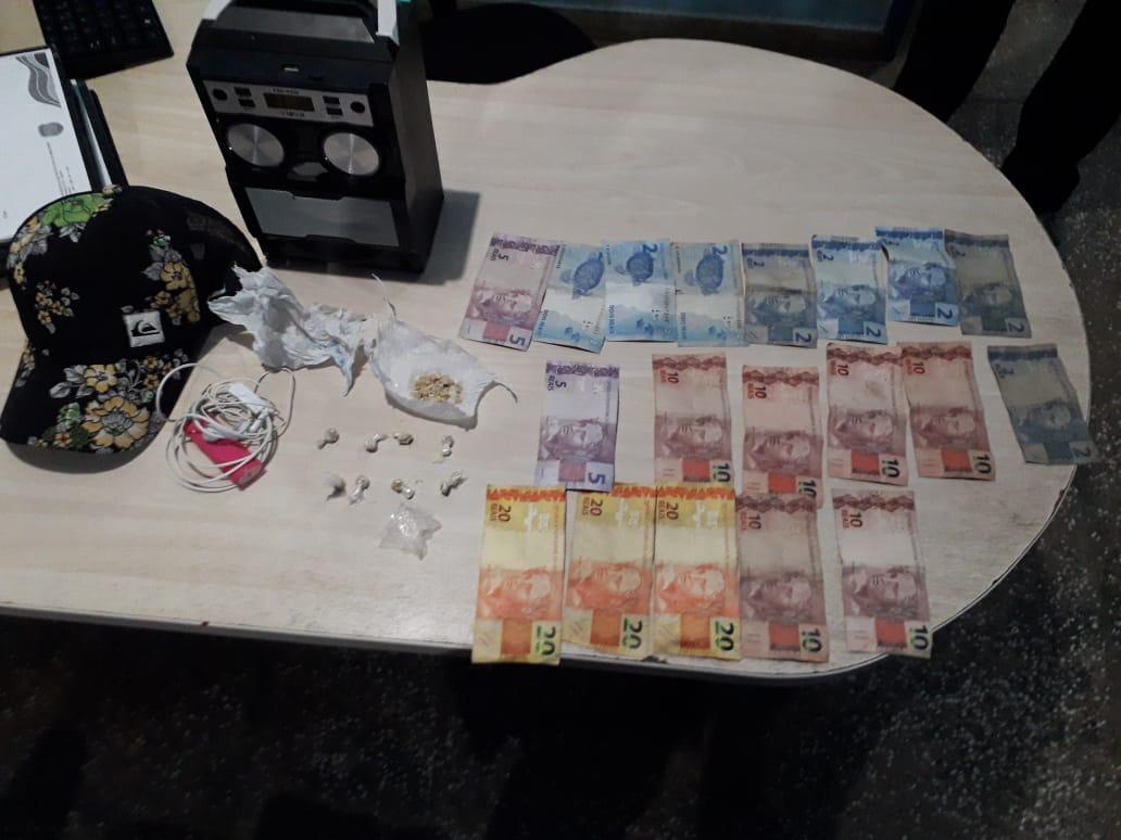 Homem é preso com dinheiro e drogas no Amazonas 