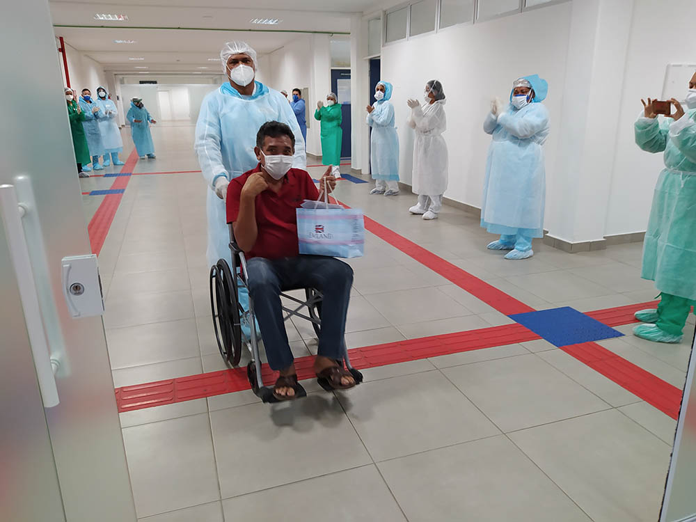 Hospital de campanha concede alta para mais 13 pacientes em Manaus  