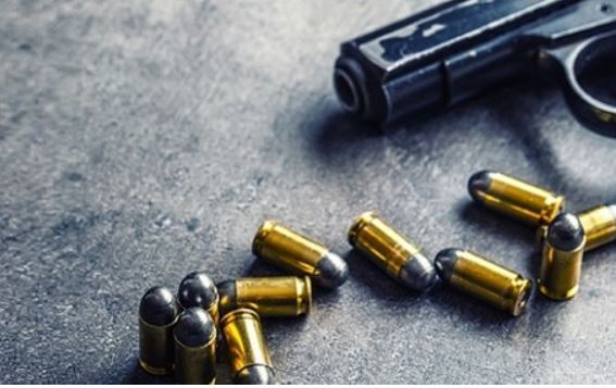 Em Manaus, policiais e bandidos trocam tiros no meio da rua