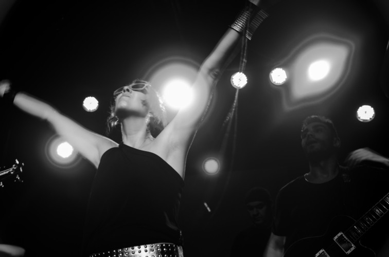 Live Tati Vidal & Os Faixa Preta acontece nesta sexta e sábado em Manaus