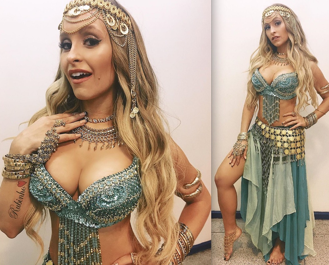 Com seios turbinados, Carla Diaz surge vestida de odalisca e leva internautas ao delírio