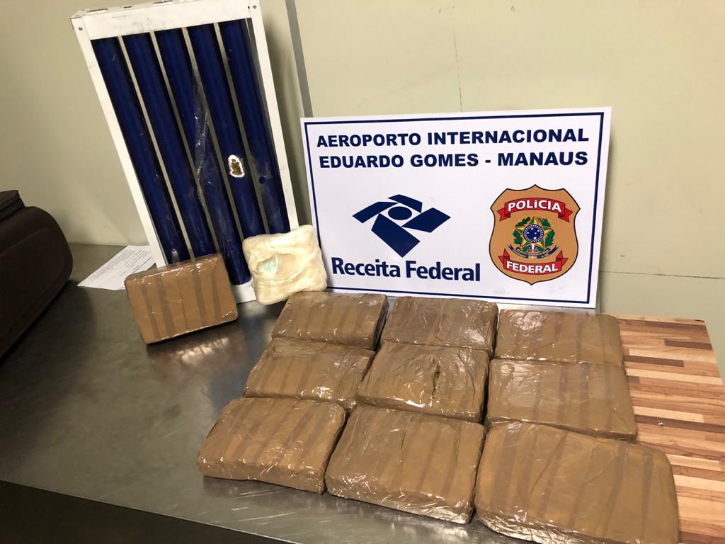 Trio é preso com drogas escondidas em malas e luminárias no aeroporto de Manaus