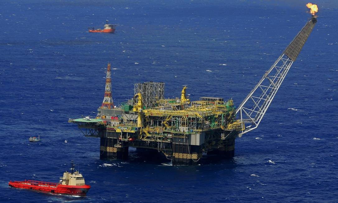 Petrobras anuncia novas descobertas de petróleo em Búzios e Albacora