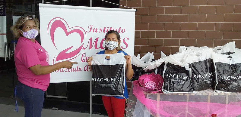 Em Manaus, distribuição de 25 mil roupas femininas vai até o fim do mês, diz Semasc
