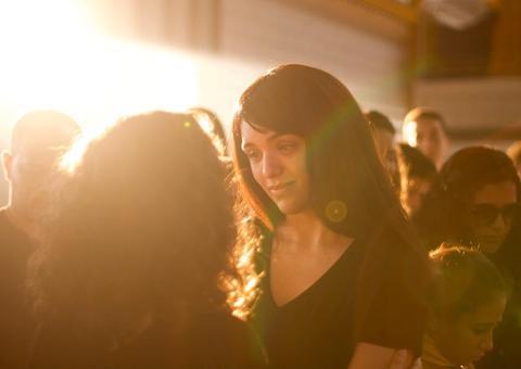 Rafa Kalimann estreia em videoclipe em homenagem às vítimas do massacre de Suzano