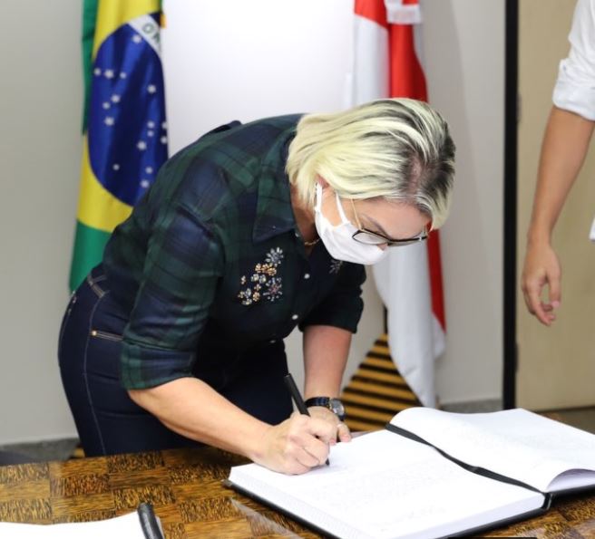 Governo empossa nova secretária de Assistência Social no Amazonas