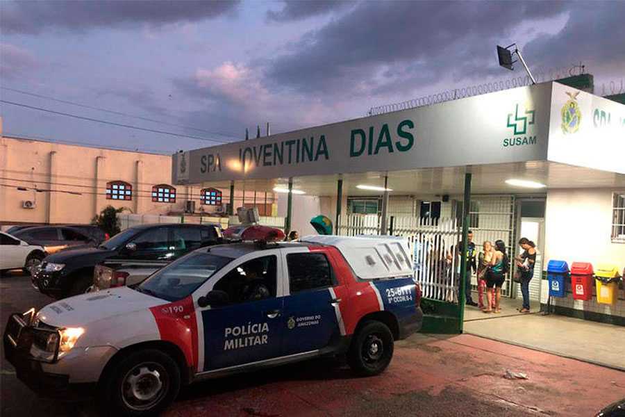 Esfaqueado e brutalmente espancado, jovem é encontrado agonizando em calçada em Manaus