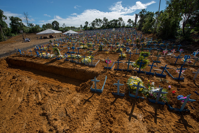 Com 11 casos confirmados e suspeitos de Covid-19, Manaus registra 65 enterros no domingo 