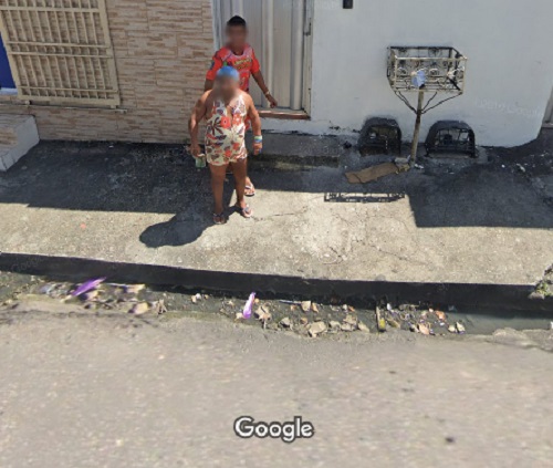 Patixa Teló surpreende ao ser clicada pelo 'Street View' em Manaus