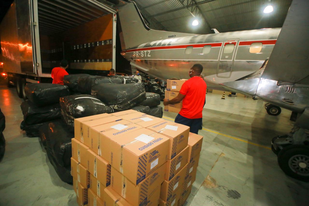 Amazonas recebe carga de EPIs e mais de 6 mil testes rápidos de Covid-19