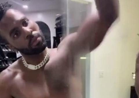 Jason Derulo deixa 'volumão' à mostra em fantasia de Homem-Aranha e viraliza na internet