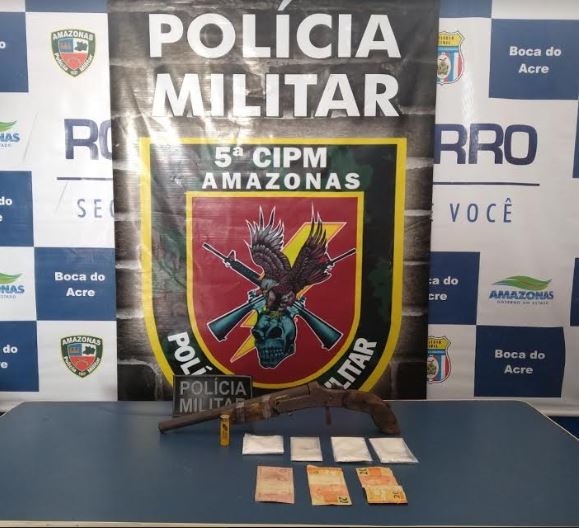 Novinho é preso com drogas e arma no Amazonas