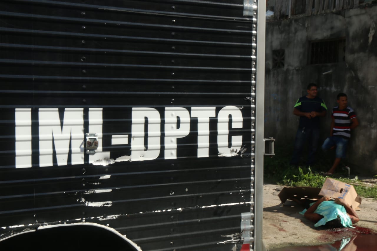 Morador de rua é morto a facadas na zona Leste de Manaus 