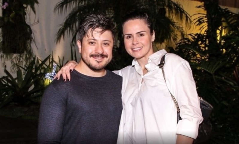 Chorando, Ana Paula Renault desabafa após ser abandonada pelo marido