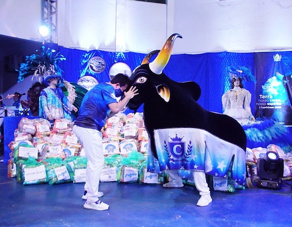 Boi Caprichoso entrega 20 toneladas de alimentos arrecadadas em live solidária
