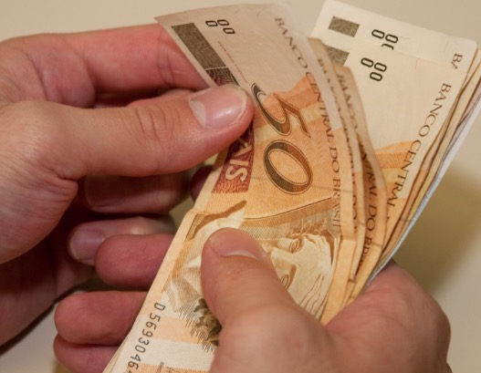 Governo anuncia datas para pagamentos de servidores públicos no Amazonas; confira