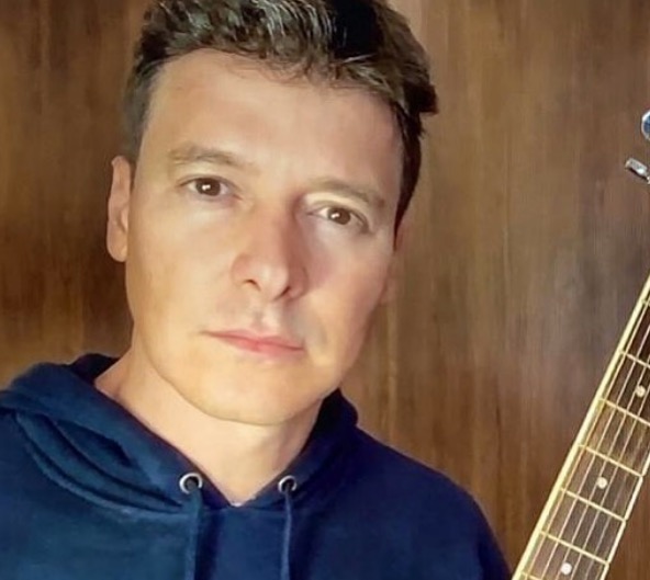 Apresentador da Record, Rodrigo Faro diz que sofreu grande redução de salário