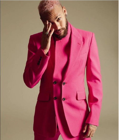 Neymar posta foto com look inusitado e fãs reagem: 'olha o Power Rangers'