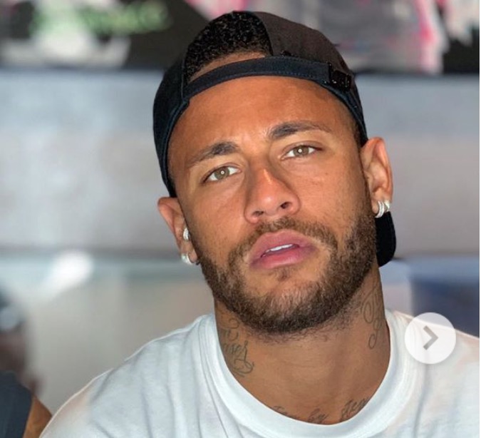 Após ser criticado por Felipe Neto, Neymar adere a movimento antirracista 