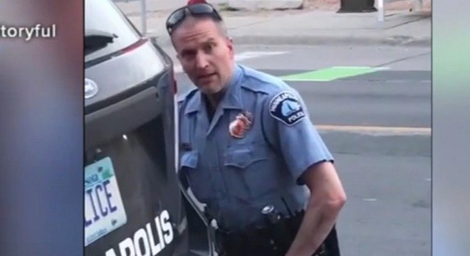 Policial envolvido na morte de George Floyd tem acusação ampliada para ‘segundo grau’; Entenda  