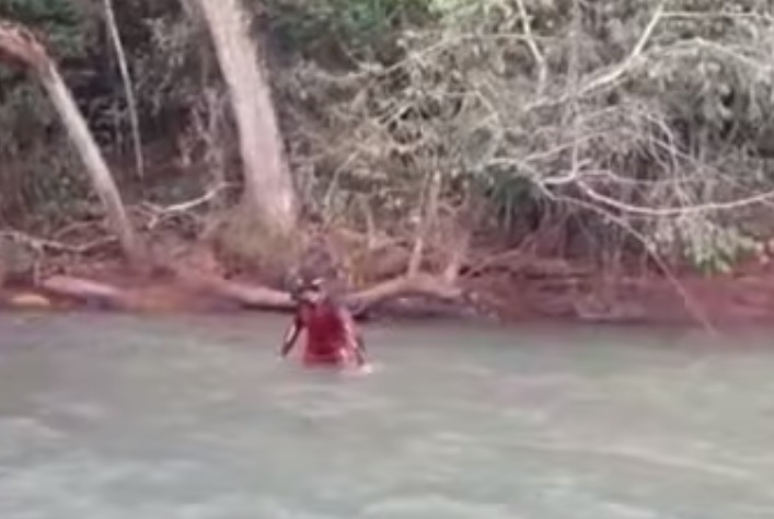 Menino de 11 anos tenta resgatar irmão em rio e morre afogado