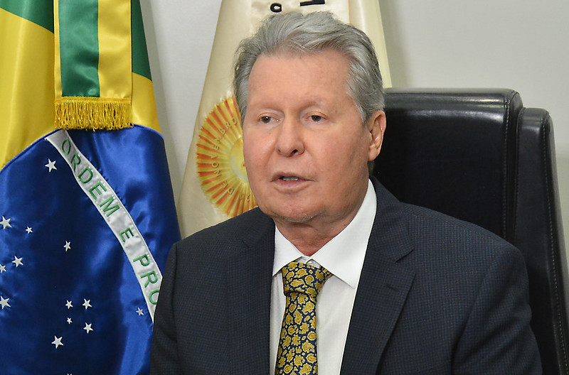 Prefeito de Manaus vai à ONU contra Governo Bolsonaro para impedir extermínio de indígenas