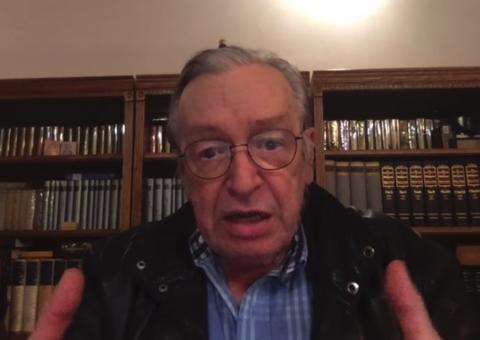 Olavo de Carvalho acusa Bolsonaro de não defendê-lo e diz que governo é ‘uma merda’