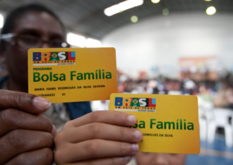 Guedes diz a deputados que vai renomear Bolsa Família para Renda Brasil e incorporar informais no pós-pandemia