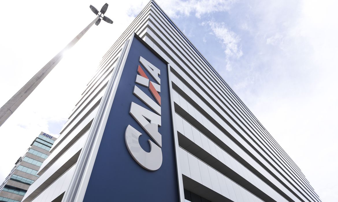 Caixa libera hoje novo lote para saque do auxílio emergencial; veja se tem direito