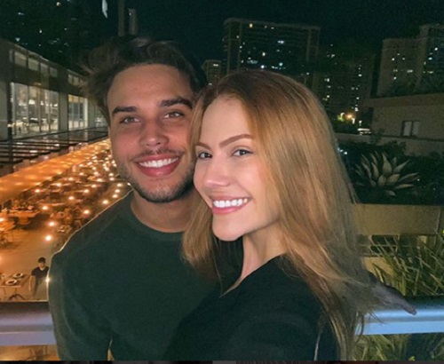 Jonathan Couto posta texto enigmático e internautas apontam fim do casamento com Sarah Poncio