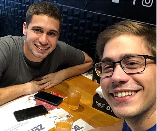 Repórter da Globo se declara ao vivo para marido durante telejornal