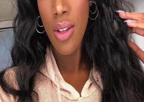 Com pouca roupa, Iza posta vídeo de pegação com marido