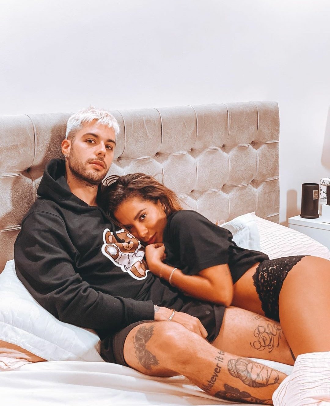 Anitta exibe desenho e fãs apontam tatuagem de casal com Gui Araújo após 2 meses de namoro
