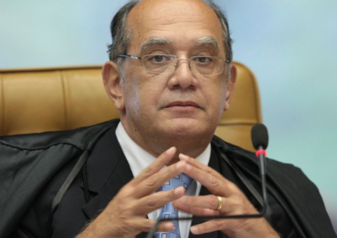 Gilmar diz que estimular invasão de hospital é crime, e Carlos Bolsonaro se refere a ministro como 'doente mental'