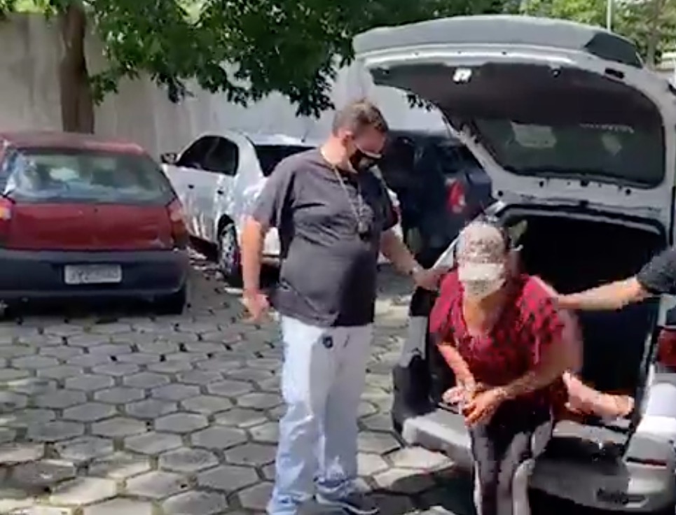 Com 4 mil cartões clonados, mãe e filha compravam joias e produtos caros em Manaus