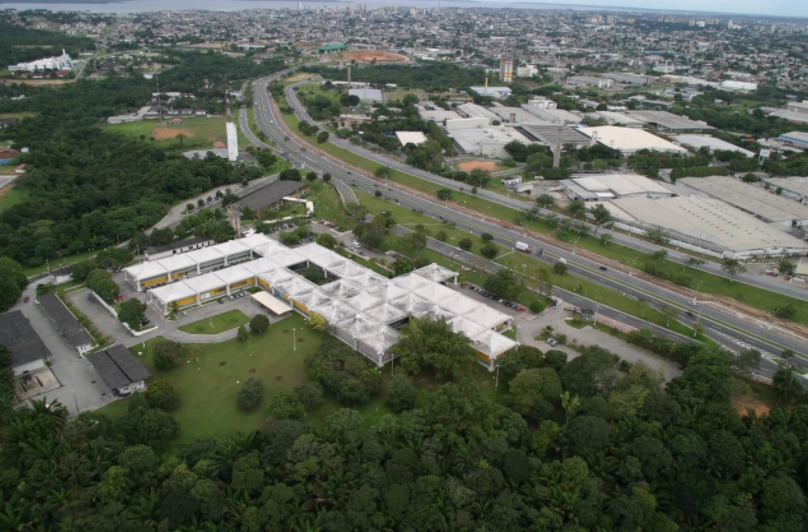 Arthur Neto sugere melhorias à Zona Franca em conversa com novo superintendente