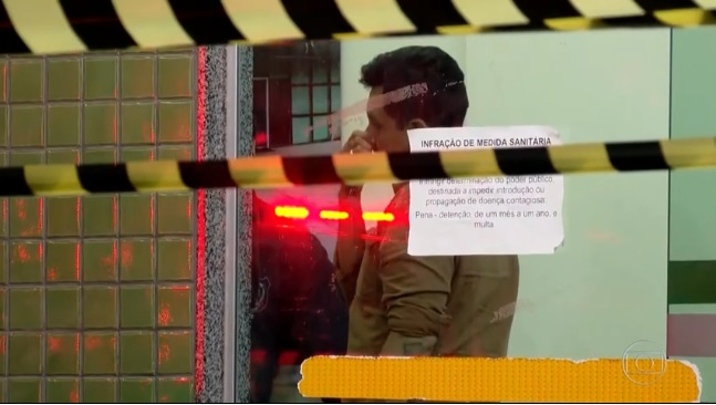 Namorado de Sara Winter solta fogos ao lado de delegacia e vai preso 