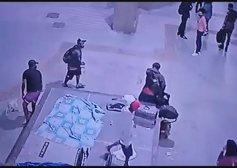 Vídeo mostra homem sendo esfaqueado durante discussão na rodoviária 