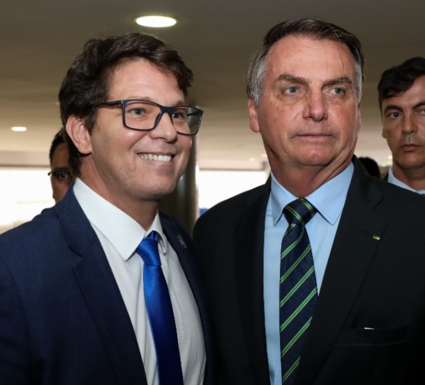 Bolsonaro confirma ator Mario Frias na Secretaria de Cultura, diz CNN