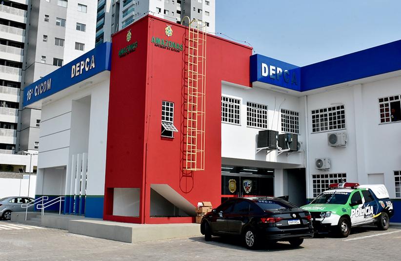 Em Manaus, bebê e criança abandonados dentro de casa são resgatados pela polícia 